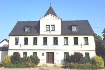 Vogtlanddorf verkauft eigenes Rathaus - Noch beherbergt das Rathaus die Verwaltung. Aber nicht mehr lange.