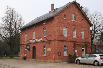 Vogtlandort greift für Gebäudeerhaltung tief in die Tasche - Im verschiedenen Wohnungen, so auch am Bahnhof 1, stehen Sanierungsarbeiten an.