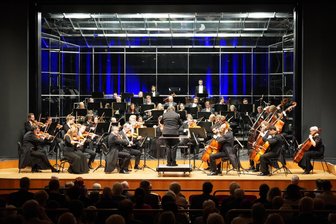 Vogtlandphilharmonie gibt Weihnachtskonzert in Glauchau - Die Vogtlandphilharmonie musiziert in Glauchau.