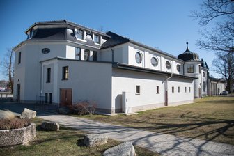 Vogtlandsporthalle in Oelsnitz: Arbeiten für Anbau starten im Mai - Die Vogtlandsporthalle wird in diesem und nächsten Jahr innen saniert und angebaut.