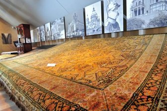 Voigtsberg trumpft 2013 mit Künstlern und Kostbarkeiten auf - Teppiche mit Geschichte: Weil im Teppichmuseum nur ein kleiner Teil der insgesamt 8000 Exponate umfassenden Sammlung gezeigt werden kann, öffnen die Museologen am 24. und 25. Mai ihr Depot. An anderen Tagen ist es für Besucher nicht zugänglich. Ein Experte erklärt, woran man wertvolle Teppiche erkennt.