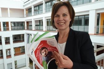 Volkshochschule startet am Dienstag neu durch - Grit Bochmann leitet die Volkshochschule Chemnitz.
