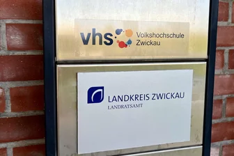 Volkshochschule Zwickau startet Weiterbildung für Erzieher im Landkreis - Die Volkshochschule Zwickau bietet Weiterbildung für Erzieherinnen an.