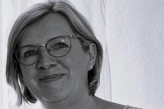 Volkssolidarität Vogtland: Tiefe Trauer um Sabine Schwarz - Sabine Schwarz, die frühere Geschäftsführerin der Volkssolidarität Plauen-Oelsnitz, ist tot.