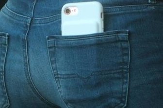 Volle Hosen: Wie aus einer Jeans eine Steckdose wird - Die Ladestation.