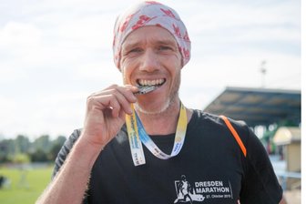 Volles Haus auf dem Platz der Einheit: Schon mehr als 730 Voranmeldungen beim Freiberger Herbstlauf - Er ist der Gejagte: Der Freiberger Thomas Kerkel gewann zuletzt dreimal in Folge die 21,1 km beim Herbstlauf.