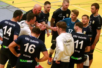 Volleyball, 3. Liga: VSV Oelsnitz kehrt ohne Punkte vom Doppelspieltag aus Bayern zurück - Da halfen auch alle Ansprachen von VSV-Trainer Alexander Krug nicht: Der VSV kam ohne Punkte aus Bayern zurück. Foto: Bernd Genßen