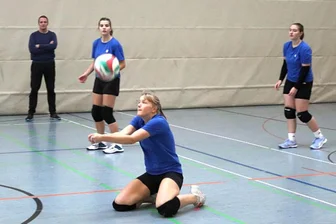 Volleyball: Annaberger und Zschopauer buchen Ticket für Regionalfinale - Jeweils vier Teams - darunter auch die Mädchen des Gymnasiums Olbernhau - ermittelten in der Silberlandhalle die Teilnehmer für das Regionalfinale im Volleyball.