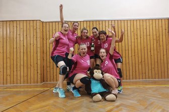 Volleyball: Perfekter Start für Frohnauerinnen - Hatten allen Grund zum Jubeln: Die Volleyballerinnen des ATV Frohnau starteten mit zwei Siegen in die neue Saison.