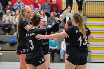 Volleyball-Regionalliga: SV 04 Oberlosa feiert überlegenen Sieg in Leipzig und hält Anschluss zu Rang 3 - Allen Grund zum Jubeln hatten die Spielerinnen des SV 04 Oberlosa nach dem 3:0-Sieg in Leipzig.