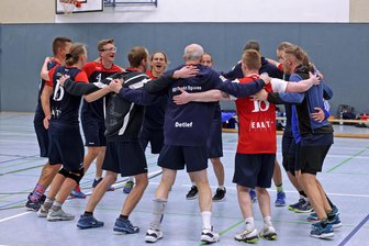 Volleyball-Sachsenklasse: St. Egidien zwingt den bisherigen Spitzenreiter Freiberg in die Knie - Hatten mit ihren Erfolgen gegen Milkau und Freiberg doppelt Grund zur Freude: Die Volleyballer aus St. Egidien.