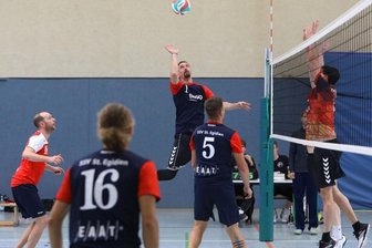 Volleyball-Teams gehen leer aus - Auch für die Volleyballer der SSV St. Egidien gab es zum Saisonstart nichts zu holen. Sie verloren ihre Heimpartien gegen Chemnitz-Harthau II (Szenenfoto) 1:3 und gegen L.E. Volleys Leipzig III 0:3. 