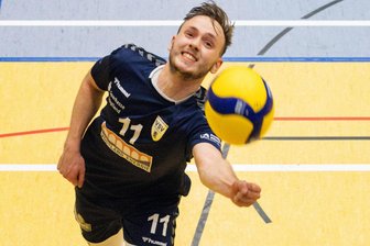 Volleyball: VSV Oelsnitz beendet Bayern-Trip mit zwei knappen Niederlagen - Jonas Krug und seine Oelsnitzer sind mit zwei knappen Niederlagen in die Spiele des Jahres 2025 gestartet.