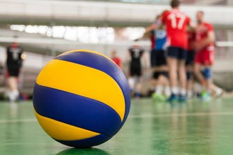 Volleyball: VSV Oelsnitz lässt als Favorit nichts anbrennen - Die Oelsnitzer Volleyballer gewannen am Wochenende in Thüringen.