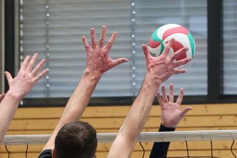 Volleyballer aus Partnerstädten zeigen bei einem Turnier in Schwarzenberg ihr Können - Fünf Volleyballteams aus Partnerkommunen kämpfen am Samstag in Schwarzenberg um den Turniersieg.
