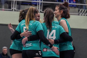 Volleyballerinnen des Chemnitzer VV besiegen ehemaligen Deutschen Meister deutlich - Die Volleyballerinnen des Chemnitzer VV konnten gegen Vilsbiburg einen 3:0-Erfolg bejubeln.