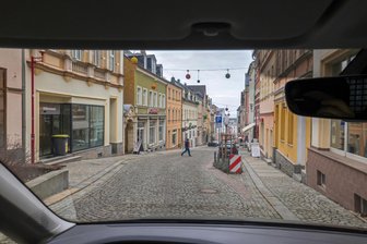 Vollsperrung auf der Weinkellerstraße Hohenstein-Ernstthal - Eine Vollsperrung ist ab nächster Woche auf dem oberen Teil der Weinkellerstraße geplant.