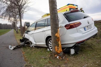 Vollsperrung auf Frauensteiner Straße zwischen Freiberg und Weißenborn wieder aufgehoben - Unfall auf der Frauensteiner Straße zwischen Freiberg und Weißenborn.