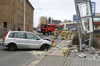 Vollsperrung nach Unfall -