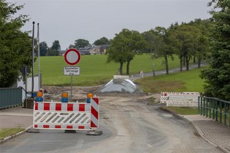 Vollsperrung zwischen Falkenstein und Neustadt: Wie lange die Staatsstraße diesmal dicht bleibt - Seit dieser Woche gibt es auf der Staatsstraße 303 zwischen Neustadt und Falkenstein kein Durchkommen mehr. Hier wird die Anbindung der neuen Verbindungsstraße für die Göltzschtalumgehung gebaut.