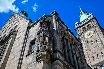 Vollstreckung ausgesetzt: Weihnachtsfrieden hält bald Einzug - Schuldner müssen zwischen Weihnachten und Neujahr keine Mahnungen fürchten.