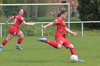 Volltreffer der Woche: Zwei westsächsische Torschützen liefern sich bei MDR-Abstimmung ein Kopf-an-Kopf-Rennen - Daniela Mittag ist als Kapitänin und zuverlässige Torschützin eine der Schlüsselspielerinnen beim DFC Westsachsen Zwickau.