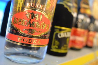 Ab dem Nachmittag hatte der Mann bei einer Freundin Wodka getrunken. 3,4 Promille ergab ein Atemalkoholtest in der Nacht, in der sich der Vorfall ereignete.