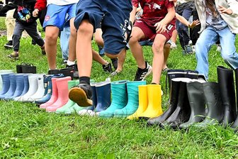 Vom Ferienlager in Rochlitz bis zum neuen Bäcker im Erzgebirge: Fünf gute Nachrichten aus Mittelsachsen - Die Gummistiefel können nun bald wieder weg. Im Ferienlager wurden sie noch gebraucht.