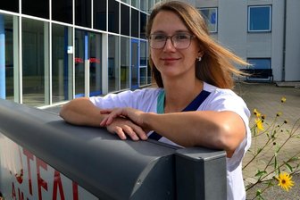 Vom Freiwilligendienst zum Traumberuf - OP-Schwester Sophie Schulze kam über das Freiwillige Soziale Jahr zu ihrem Traumberuf.