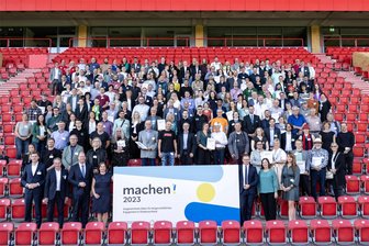 Vom Fußball bis zu Naschwiesen: Sechs vogtländische Projekte erhalten je 2500 Euro Preisgeld - Die Preisträger im Wettbewerbs „Machen 2023“. Jetzt wurden weitere 100 Projekte ausgezeichnet.