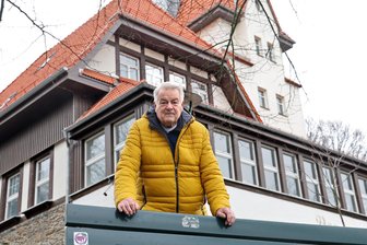 Vom Gast zum Kellner: Was Thomas Wunderlich mit dem Berggasthaus Hohenstein-Ernstthal verbindet - Thomas Wunderlich (82) hat einst als Aushilfskellner im Berggasthaus gearbeitet.