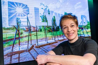Vom Jakobsweg zum Purple Path: Simone Illgen startet ihr ganz persönliches Kulturhauptstadt-Projekt - Die Chemnitzerin Simone Illgen will den Purple Path zu Fuß erkunden und dabei alle Kunstobjekte anschauen.