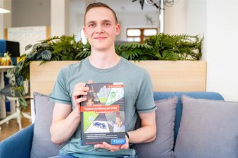 Vom Kinderzimmer zum eigenen Fachbuch: Wie ein 23-Jähriger aus Mittweida Spieleprogrammierung für jeden zugänglich macht - Max Schlosser (23) ist wissenschaftlicher Mitarbeiter in der Medieninformatik an der Hochschule Mittweida und deren jüngster Fachbuchautor.