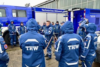 Vom Kuh-Alarm zur Großübung: Katastrophenschützer aus ganz Sachsen und Thüringen trainieren im Erzgebirge - Bis zu 200 Helferinnen und Helfer des THW aus ganz Sachsen und Thüringen treffen in Pfaffenhain für eine Großübung zusammen. Zudem findet ein Jugendlager statt.
