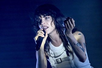 Vom Laufsteg auf die Bühne: Cara Delevingne auf Tournee - In Berlin startete ihre Tournee.