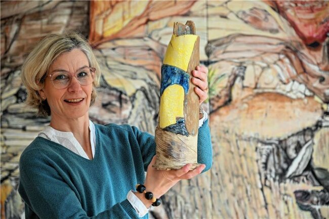 Vom Lehrerpult in die Keramikwerkstatt: Warum die Chemnitzerin Doreen Grün ihren Job gegen Freiheit getauscht hat - Doreen Grün ist eine vielseitige Künstlerin. Auch wenn am Wochenende die Keramik im Vordergrund steht, kann man in ihrem Geschäft auch Malerei sehen. 