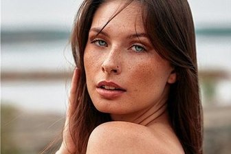 Vom OP-Saal im Auer Helios-Klinikum zur Berliner Fashion Week - Die 19-Jährige stand bereits als Model bei professionellen Shootings vor der Kamera. 