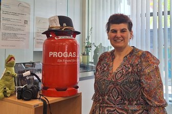 Vom Plüschtier bis zur Gasflasche: Was im Freiberger Fundbüro auf seine Besitzer wartet - Katharina Schirmer leistet bei ihrer Arbeit im Fundbüro Freiberg oft Detektivarbeit um die Besitzer von Fundsachen zu finden. Oft werden Gegenstände aber auch nicht abgeholt.