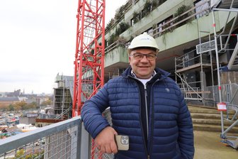 Vom Posthof in Chemnitz zum Bunker in Hamburg: Planungsbüro „phase 10“ aus Freiberg ist 30 Jahre alt - Ronny Erfurt, Geschäftsführer des Planungsbüros „phase 10“ aus Freiberg, auf dem Hamburger Bunker, einem Prestigeprojekt des Unternehmens.
