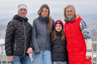 Vom Scheibenberg an den Oslofjord: Familie aus dem Erzgebirge zieht es für ein Jahr nach Norwegen - Familie Richter aus dem Erzgebirge lebt für ein Jahr in Norwegen. Im Sommer werden Ulf, Stine, Jonna und Doreen Richter (v. l.) wieder in ihre Heimat zurückkehren. Foto: Doreen Richter