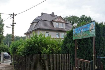 Vom Wäschedieb zum Mörder - In dieser Villa an der Zimmerstraße in Wilkau-Haßlau tötete Max Schreiber seine Ehefrau Martha Schreiber mit einer Schnur. Er wurde wegen Totschlags zu acht Jahren Zuchthaus verurteilt.