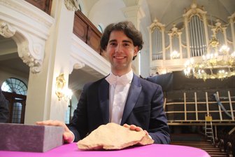 Von 360-Grad-Orgelprojekt bis Netto-Eröffnung: Das bringt die Woche in Mittelsachsen - Kirchenmusiker Pascal Kaufmann hat die 360-Grad-Klangwelt in Augustusburg initiiert.