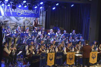 Von A bis Z: Die Tipps zum 1. Advent im oberen Vogtland - Das Stadtorchester Klingenthal gibt am Samstag, 17 Uhr, in der Musikhalle Markneukirchen sein großes Jahresabschluss- und Weihnachtskonzert.
