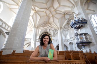 Von A wie Altensalz bis Z wie Zwota: Mehr als 30 Kirchen öffnen am Freitagabend im Vogtland ihre Pforten - Kati Ludwig - hier in der Plauener Johanniskirche - ist Mitorganisatorin der Kirchennacht und zieht seitens der Superintendentur die Strippen.