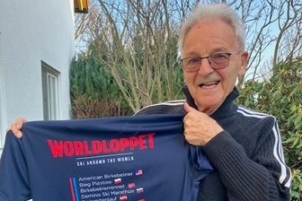 Von Argentinien bis Japan: Dieser Zwickauer bestritt Volksskiläufe in aller Welt - Bernd Aschenborn mit dem Worldloppet-T-Shirt. Dafür bestritt er die auf der Rückseite aufgelisteten größten Volksskiläufe in 20 Ländern.