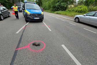 Von Auto erfasst: Fußgänger in Chemnitz schwer verletzt - Ein Mann wurde ins Krankenhaus eingeliefert.