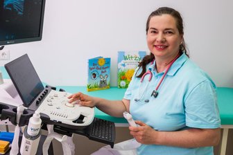 Von Bangkok ins Erzgebirge: Neukirchens neue Kinderärztin und ihr ungewöhnlicher Weg zur eigenen Praxis - Susanna Katrin Bosler übernimmt seit Januar die kindermedizinische Versorgung in Neukirchen und Umgebung.