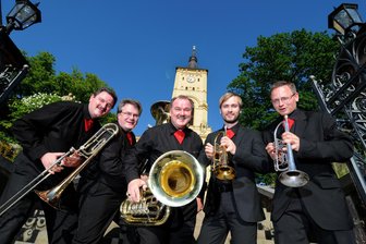 Von Barock bis Swing: C-Brass gastiert in Oberlungwitz - Das Blechbläserquintett C-Brass spielt in der St.-Martins-Kirche in Oberlungwitz.