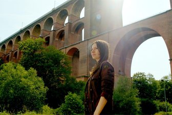 Von Bedauern bis Häme: Wie Vogtländer auf das Serien-Aus von „Mandat für Mai“ reagieren - Die Berliner Rechtsanwältin Mai Gardner (Julia Hartmann) kommt für einen rechtlichen Termin ins Vogtland. Dort ist alles so anders als in der Großstadt.
