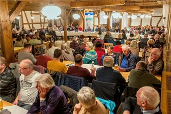 Von Blackout bis Verkehr: Was Bürgern in Großrückerswalde auf den Nägeln brennt - Mehr als 120 Menschen kamen zur Einwohnerversammlung in Großrückerswalde. Viele Sorgen drehten sich um die Verkehrssicherheit. 